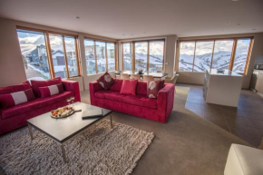 Absollut, Hotham Heights